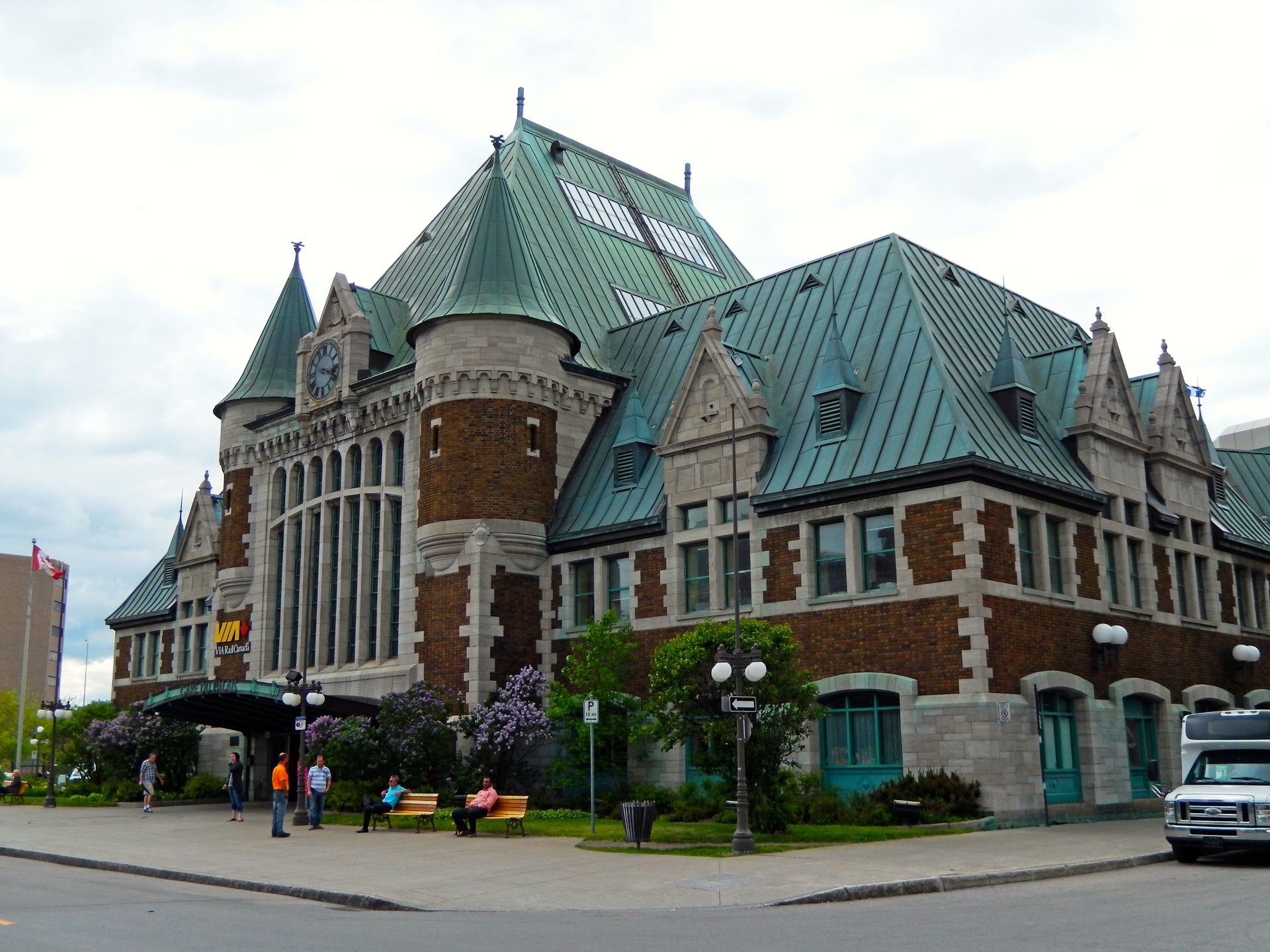 Gare du Palais Luggage Storage 