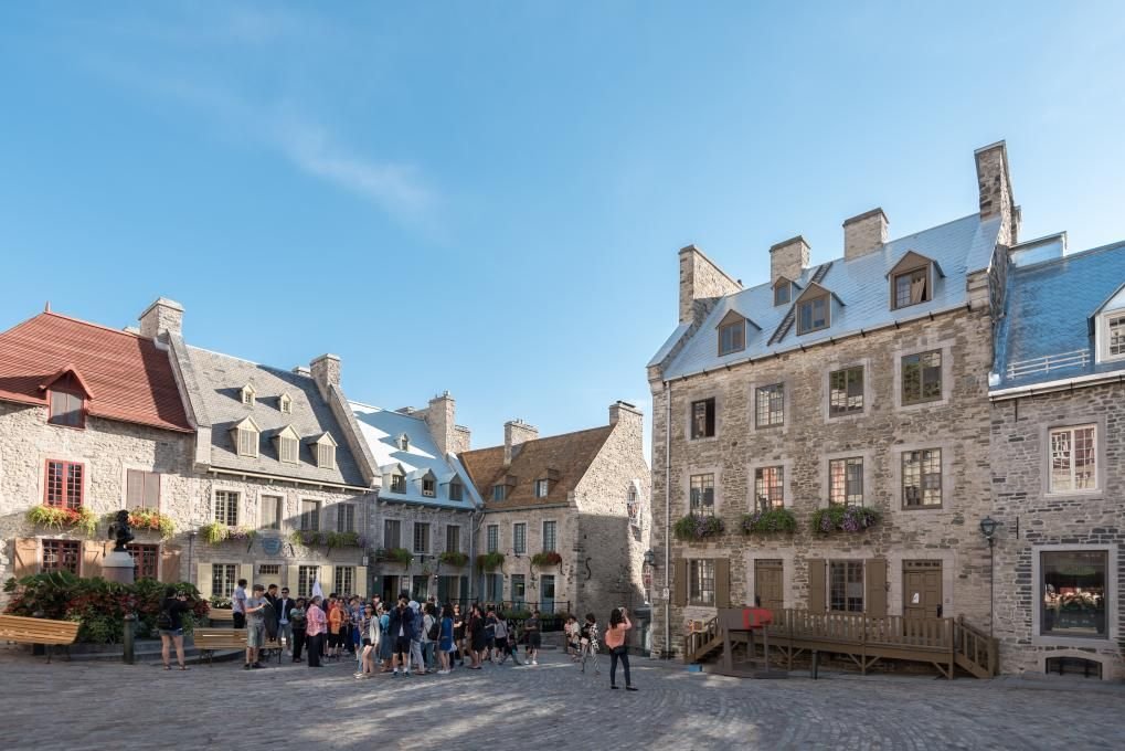 Luggage Storage Near Quartier du Petit Champlain and Place-Royale