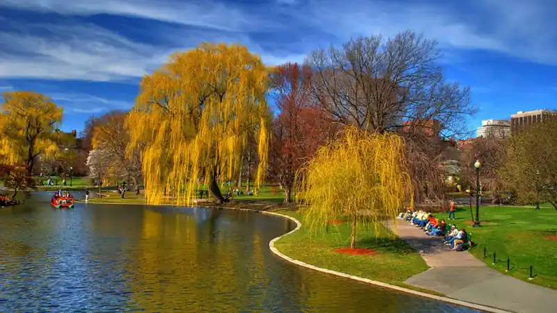 Luggage Storage in Public Garden & Boston Common, Boston 
