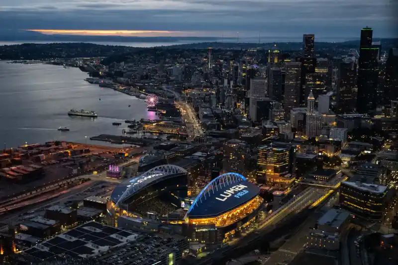 Luggage Storage near CenturyLink Field